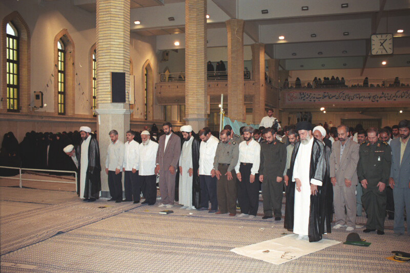 File:Basiji Students meeting with Supreme Leader of Iran, Ali Khamenei - September 4, 1999 (27).jpg