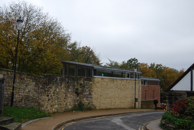 File:Battle Abbey School (part of) - geograph.org.uk - 2186672.jpg