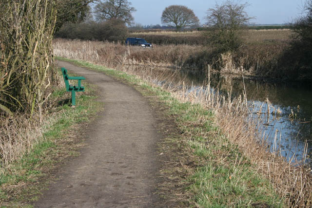 File:Bench by the Nottingham Canal - geograph.org.uk - 1194437.jpg