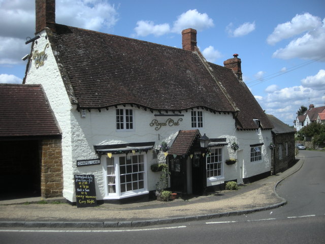 Blisworth-The Royal Oak - geograph.org.uk - 2465425