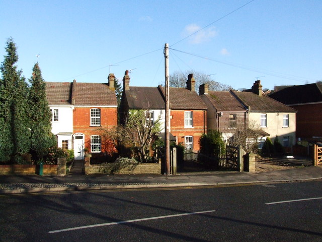 File:Cottages on Walderslade Road, Walderslade - geograph.org.uk - 1083997.jpg