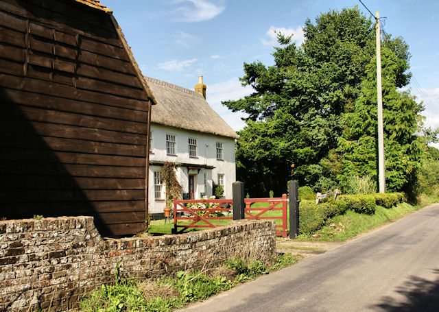 File:Cowgrove - geograph.org.uk - 1438035.jpg