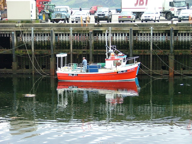 File:Creel Boats - geograph.org.uk - 749776.jpg