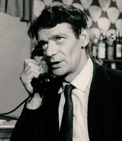 File:Eugene Deckers in Crack in the Mirror.jpg