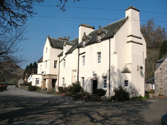 File:Fortingall Hotel - geograph.org.uk - 1240881.jpg