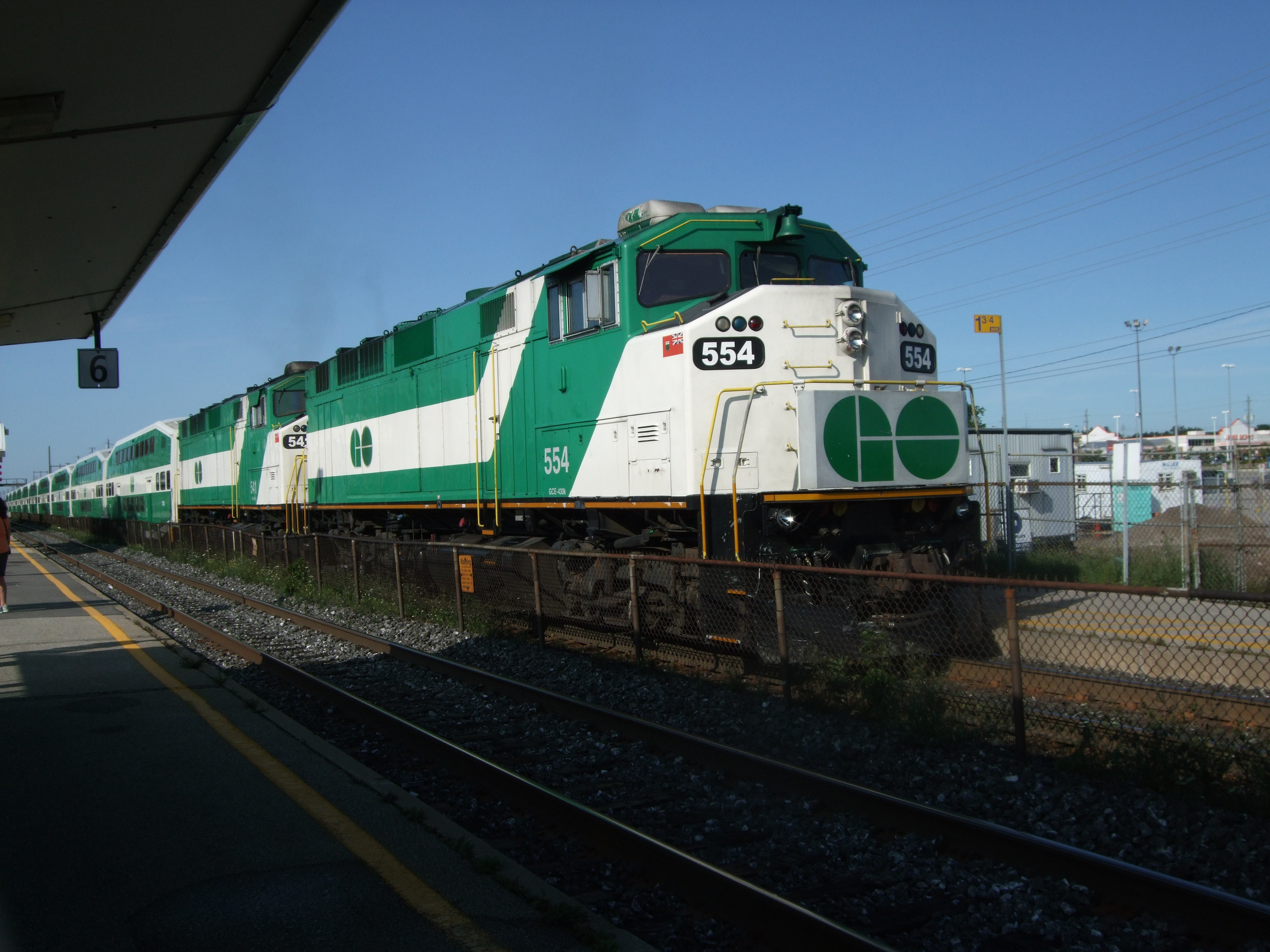 GO_Transit_F59PH_554_Oakville.JPG