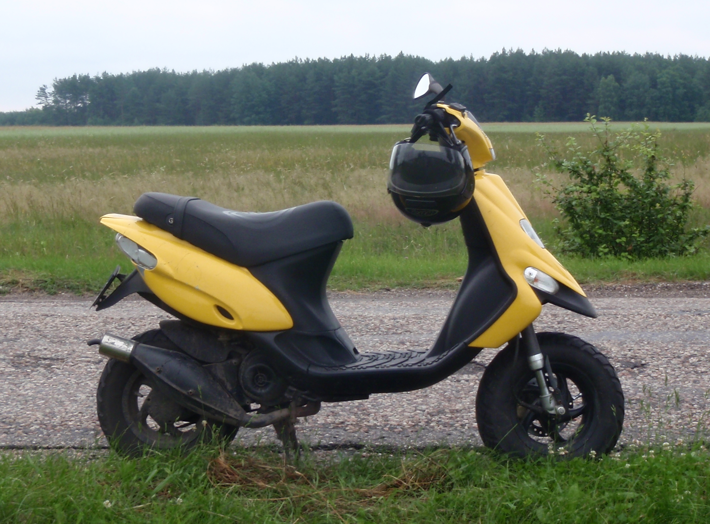 maskine Celebrity koncept File:Gilera Stalker 50-Jelonka (cropped).jpg - Wikimedia Commons