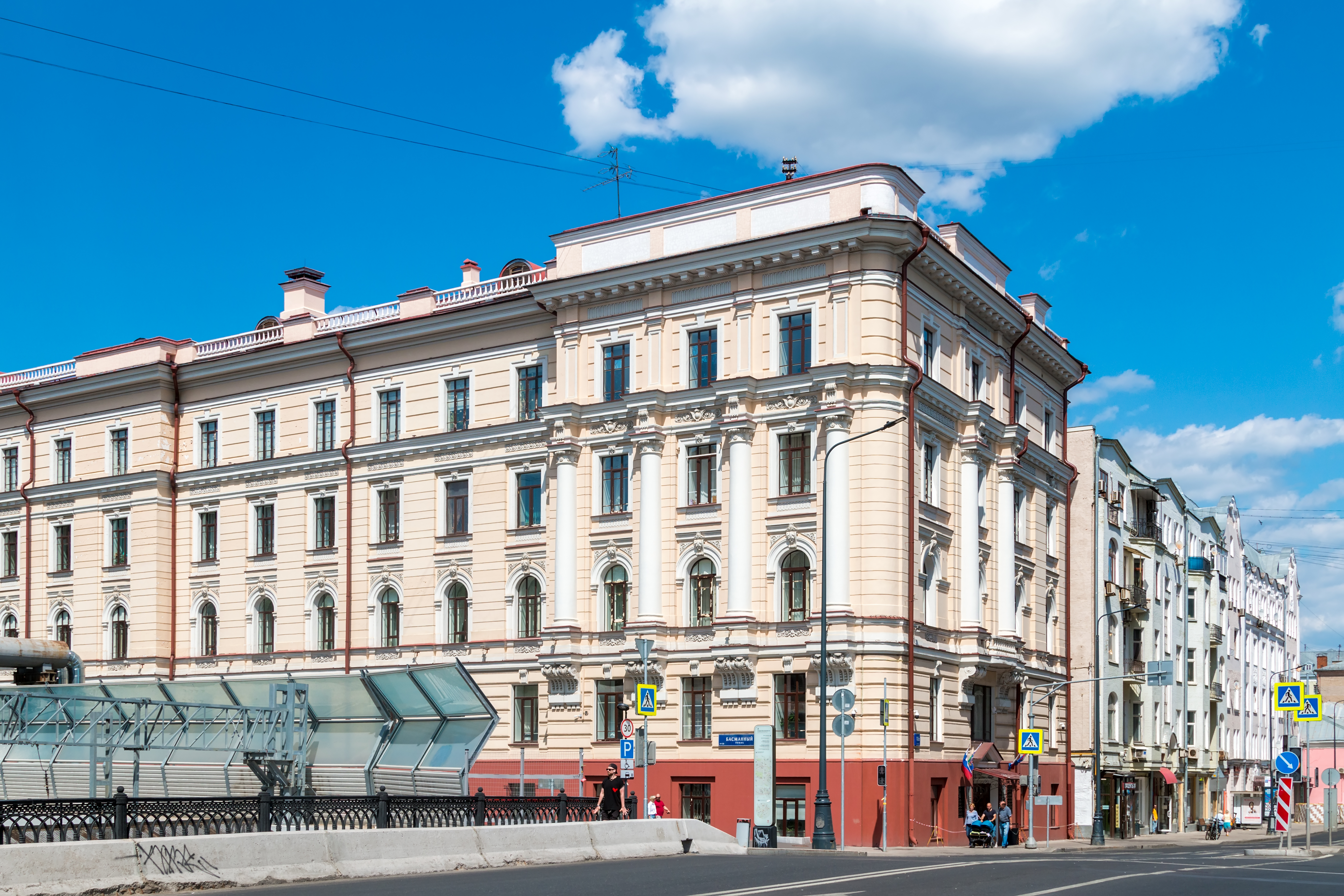 File:House Staraya Basmannaya Str 11-2 Moscow 2023-06-18 4948.jpg -  Wikimedia Commons