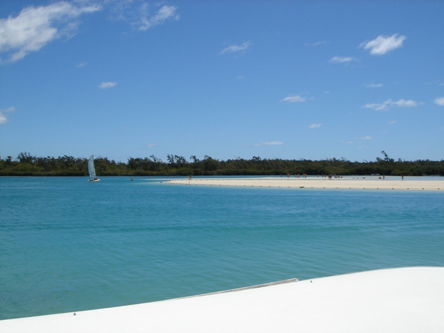 File:Ile aux Cerfs002.JPG