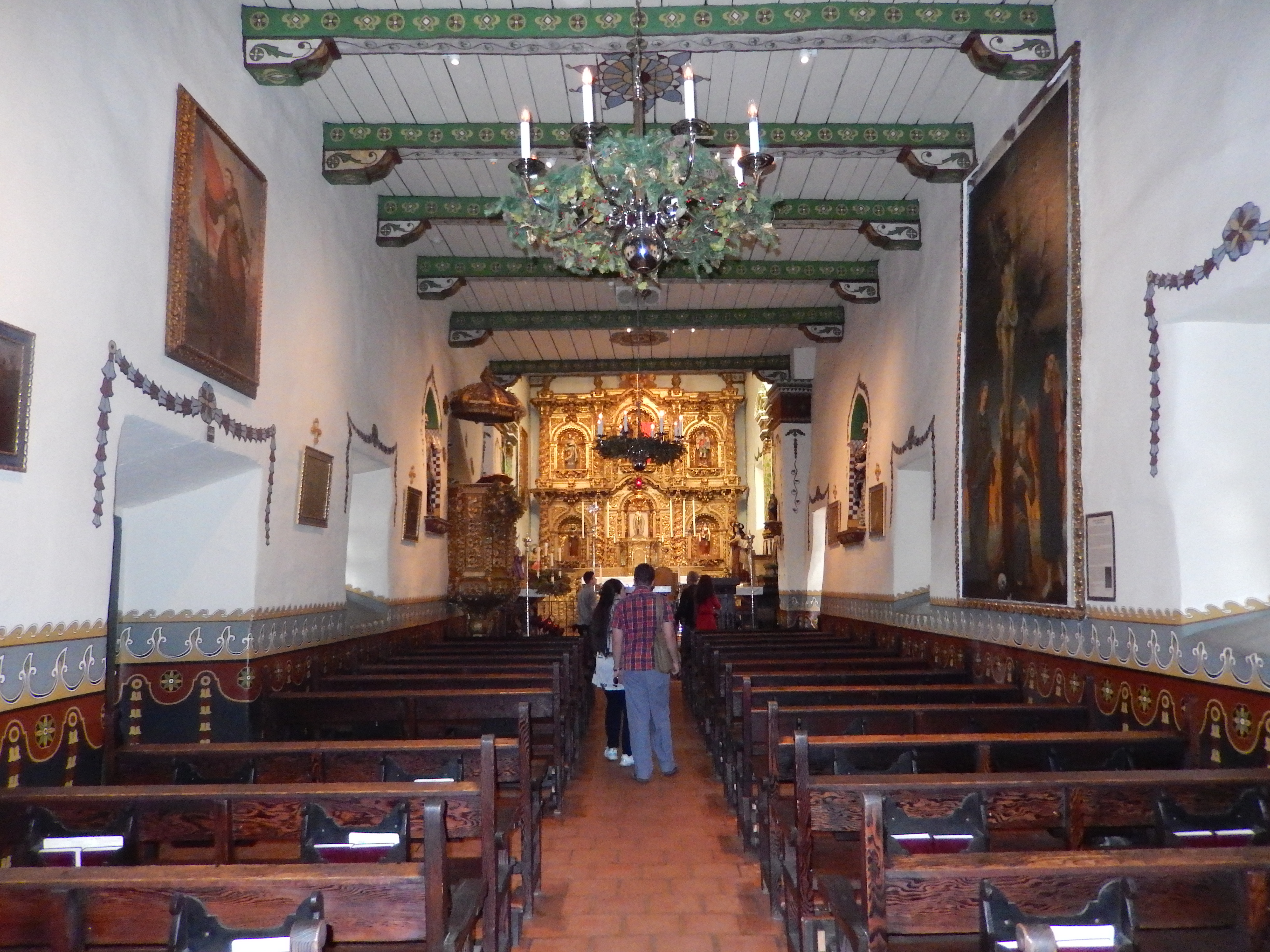 Inside_Serra_Chapel%2C_Mission_San_Juan_Capistrano_DSCN0053