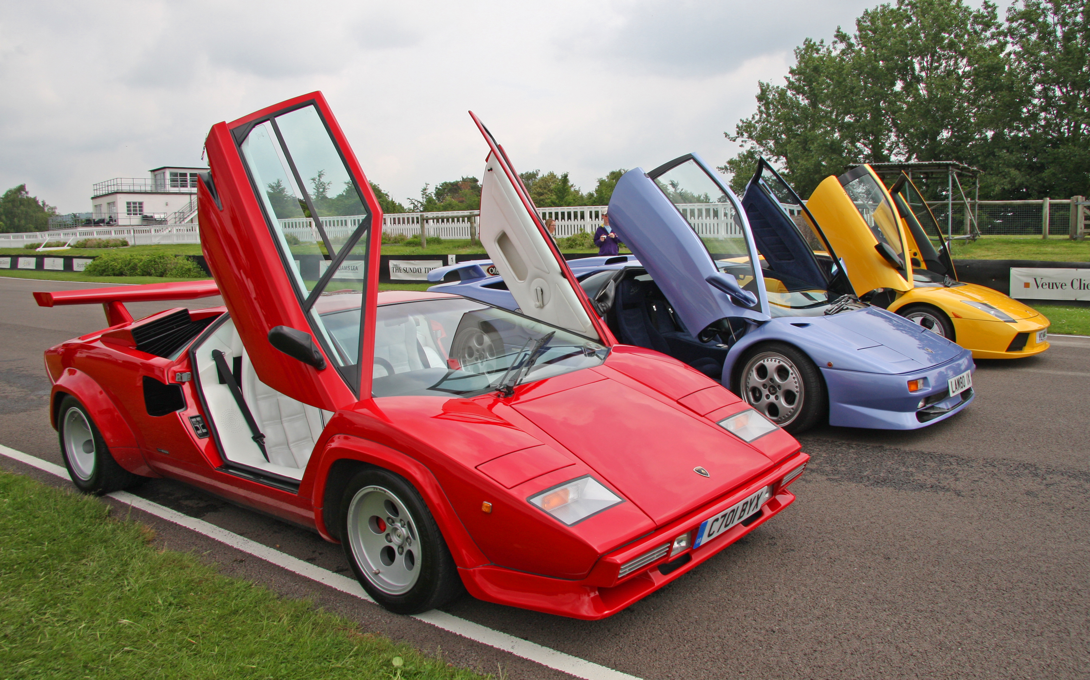 File:Lamborghini Countach, Diablo SV and Murciélago ...