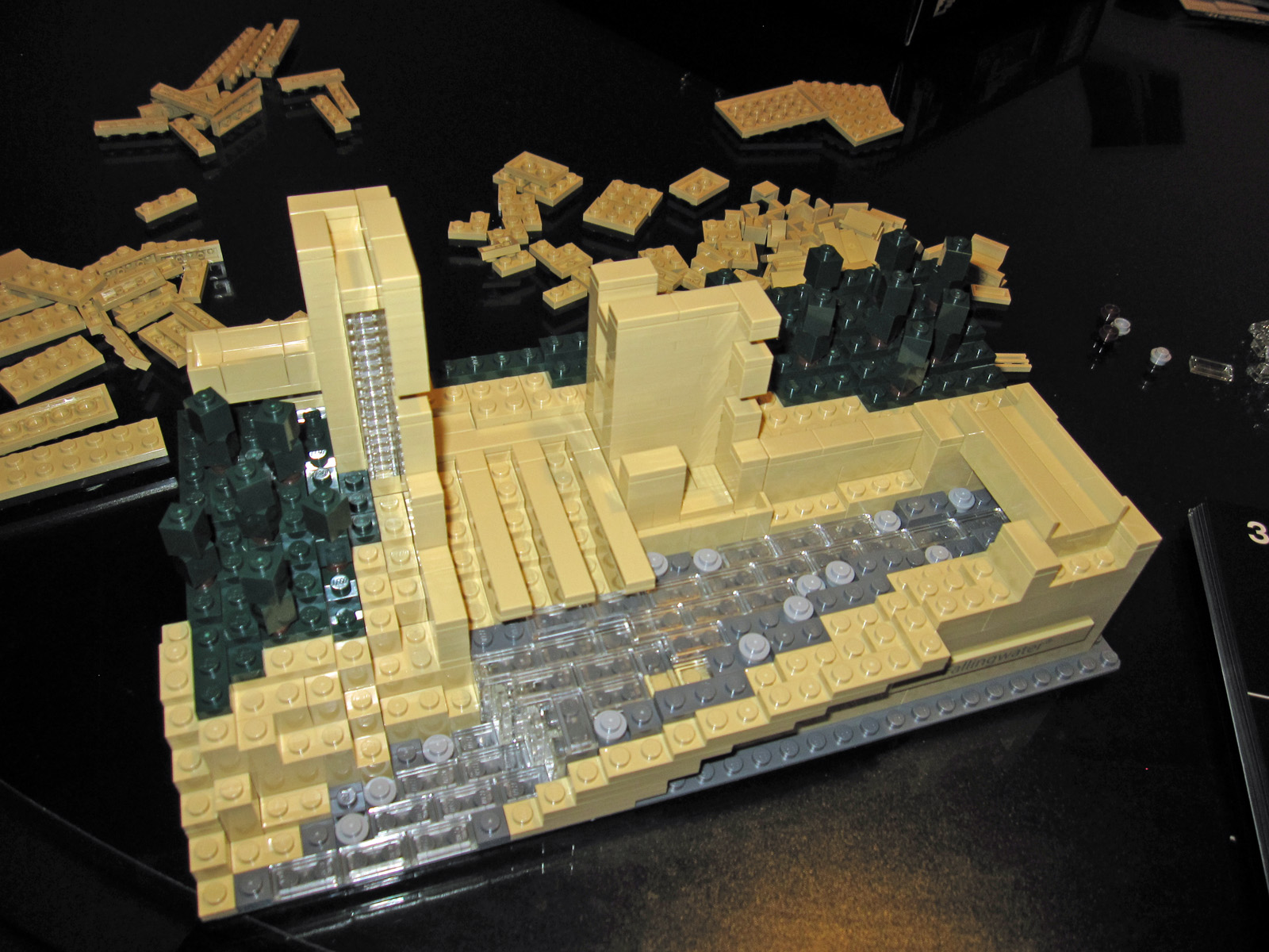 Lego 21005 deals architecture fallingwater