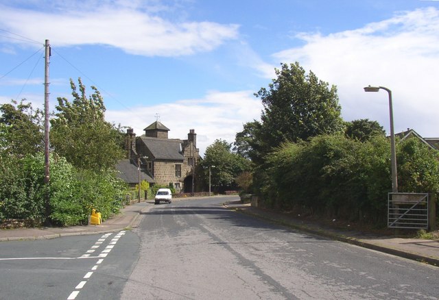 File:Low Hills Lane, Quarmby - geograph.org.uk - 531349.jpg