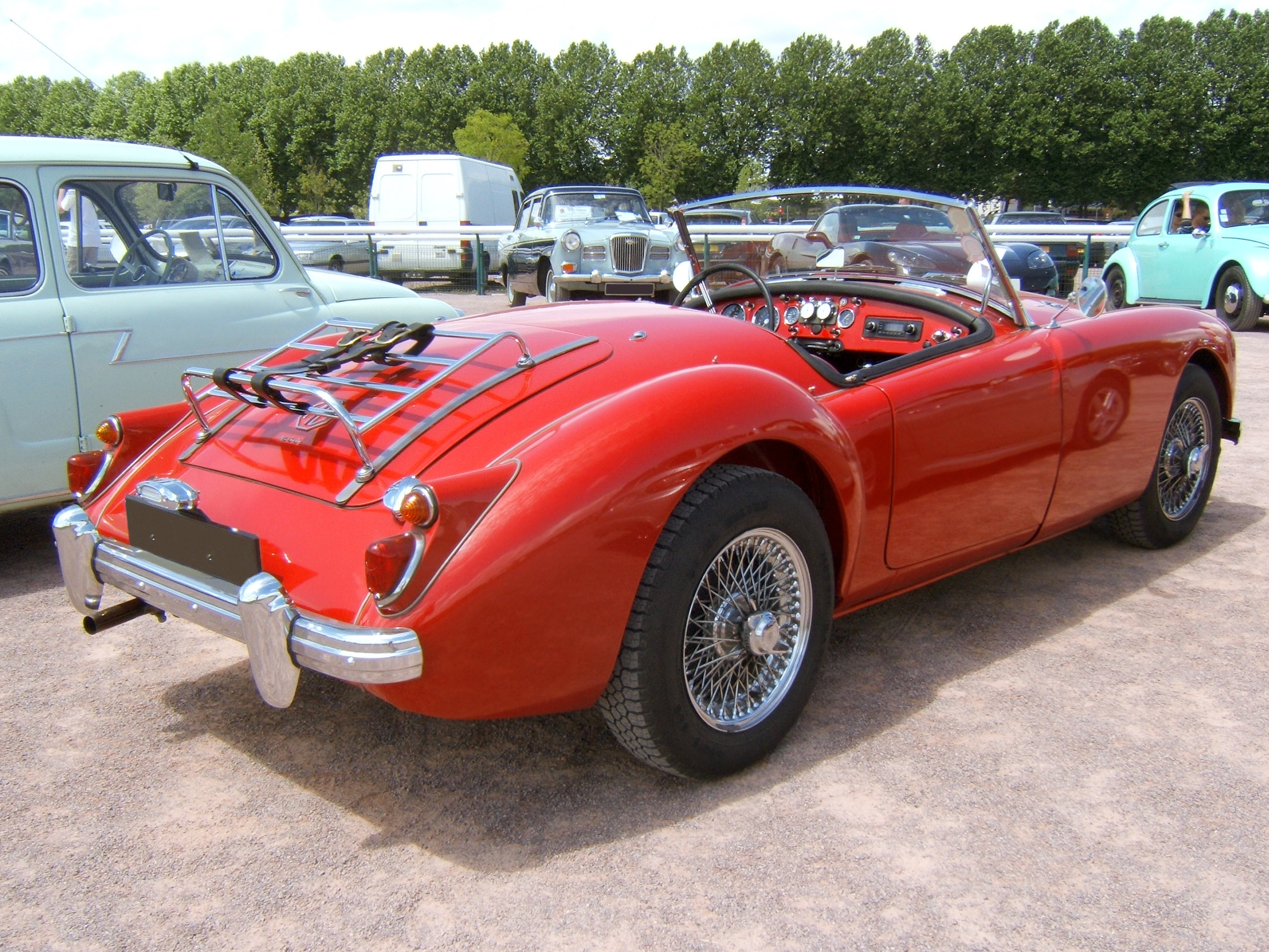 File:MGA-arriere.jpg