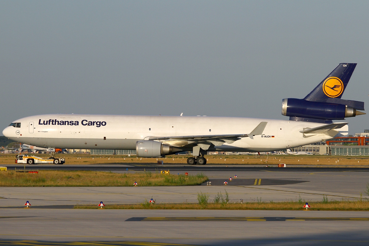 Lufthansa cargo. MD-11 Lufthansa Cargo. MCDONNELL Douglas MD-11f. Lufthansa Cargo rotate MD 11. Douglas DC-3 Lufthansa.