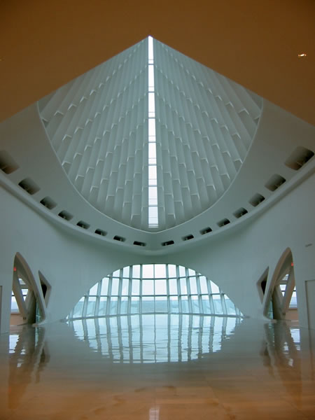 File:Milwaukee Art Museum (38484313).jpg