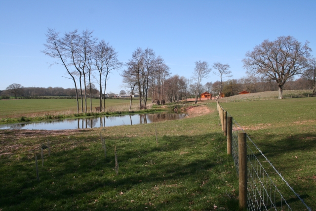 File:New Ponds near Tyrrel's Frith Farm - geograph.org.uk - 389504.jpg