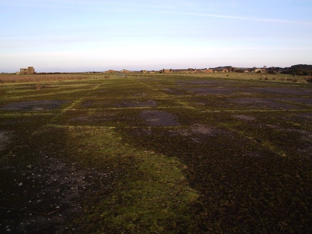 File:Old Air field - geograph.org.uk - 119933.jpg