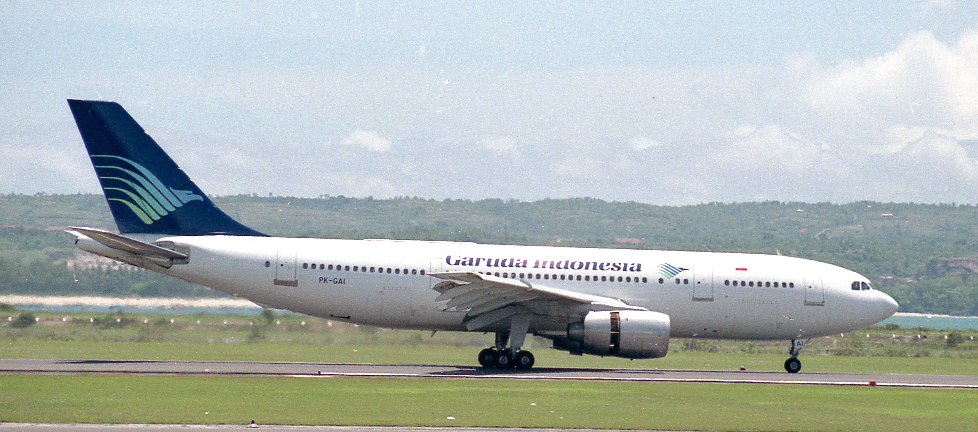 ガルーダ・インドネシア航空152便墜落事故 - Wikipedia