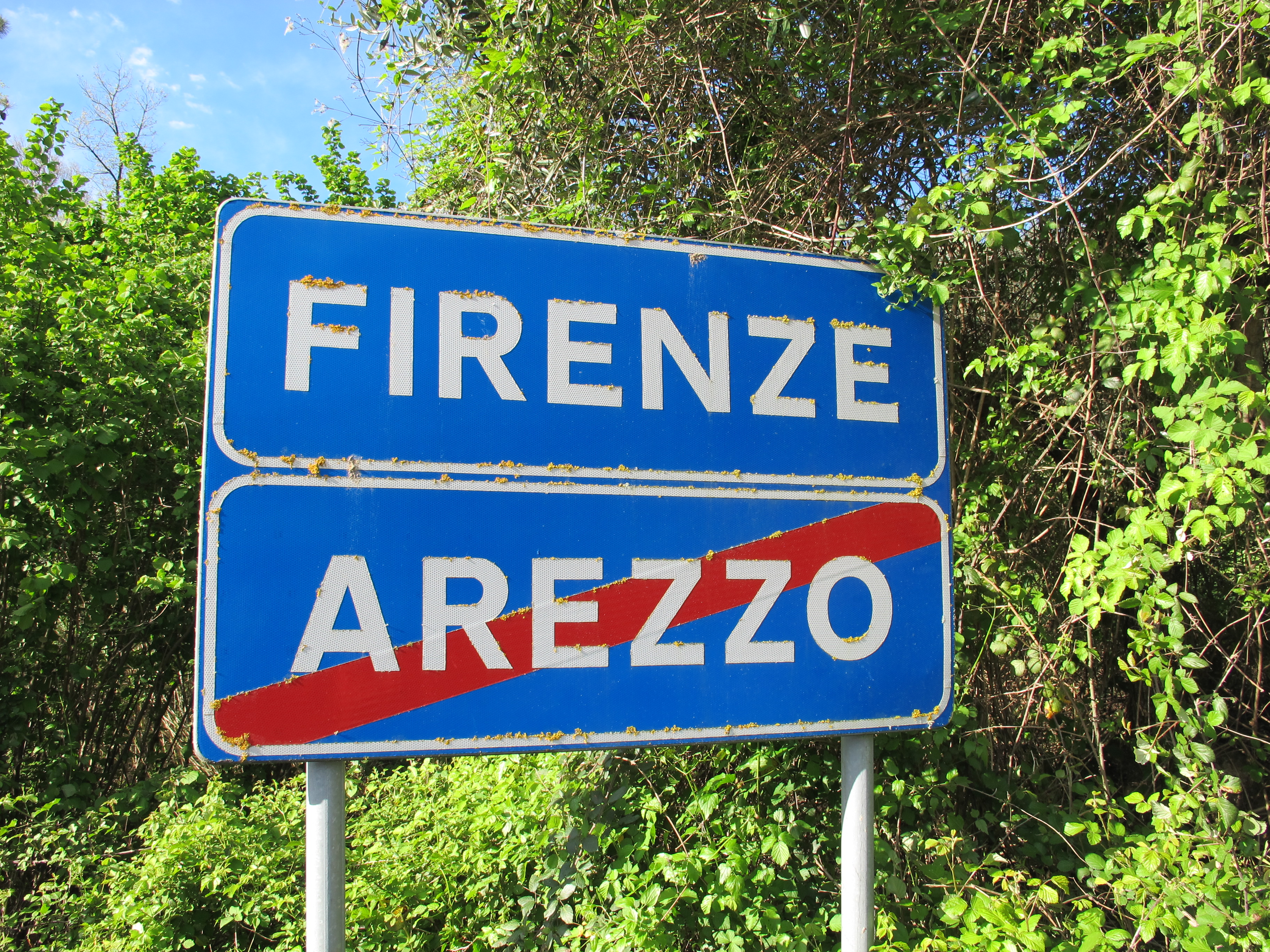 File Pian di sco confine tra province arezzo e firenze.JPG