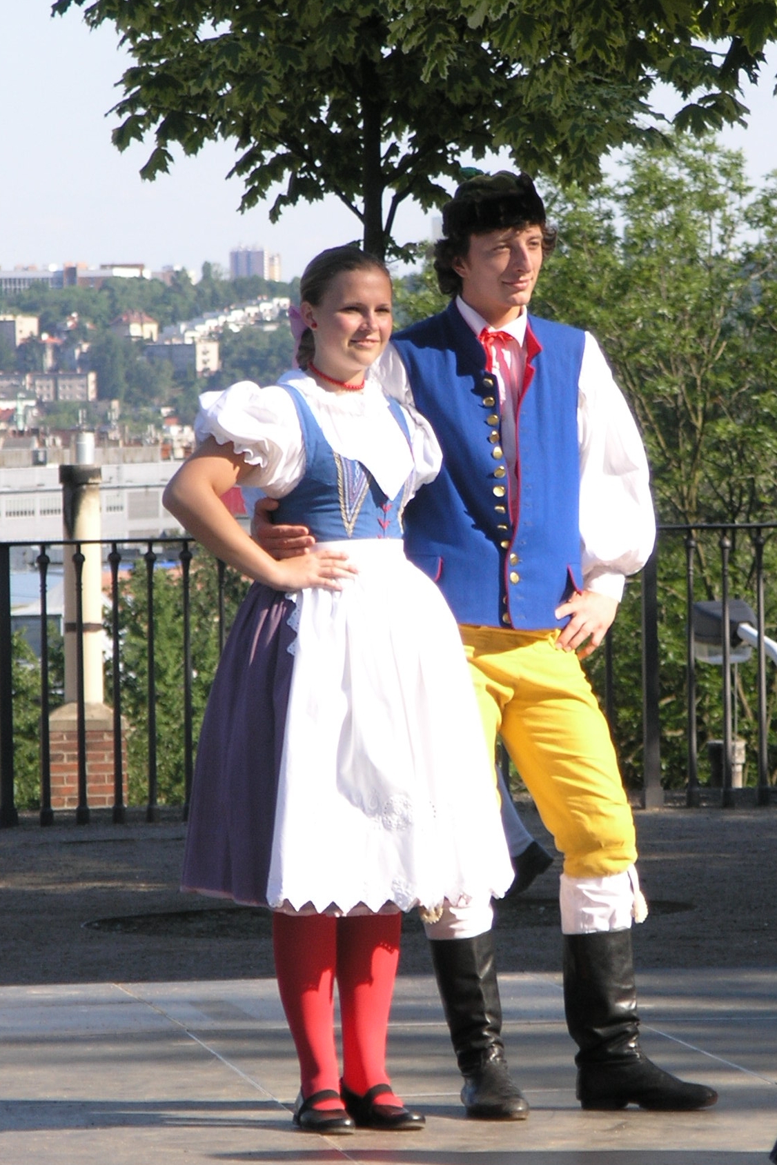 Couple costume - Wikipedia