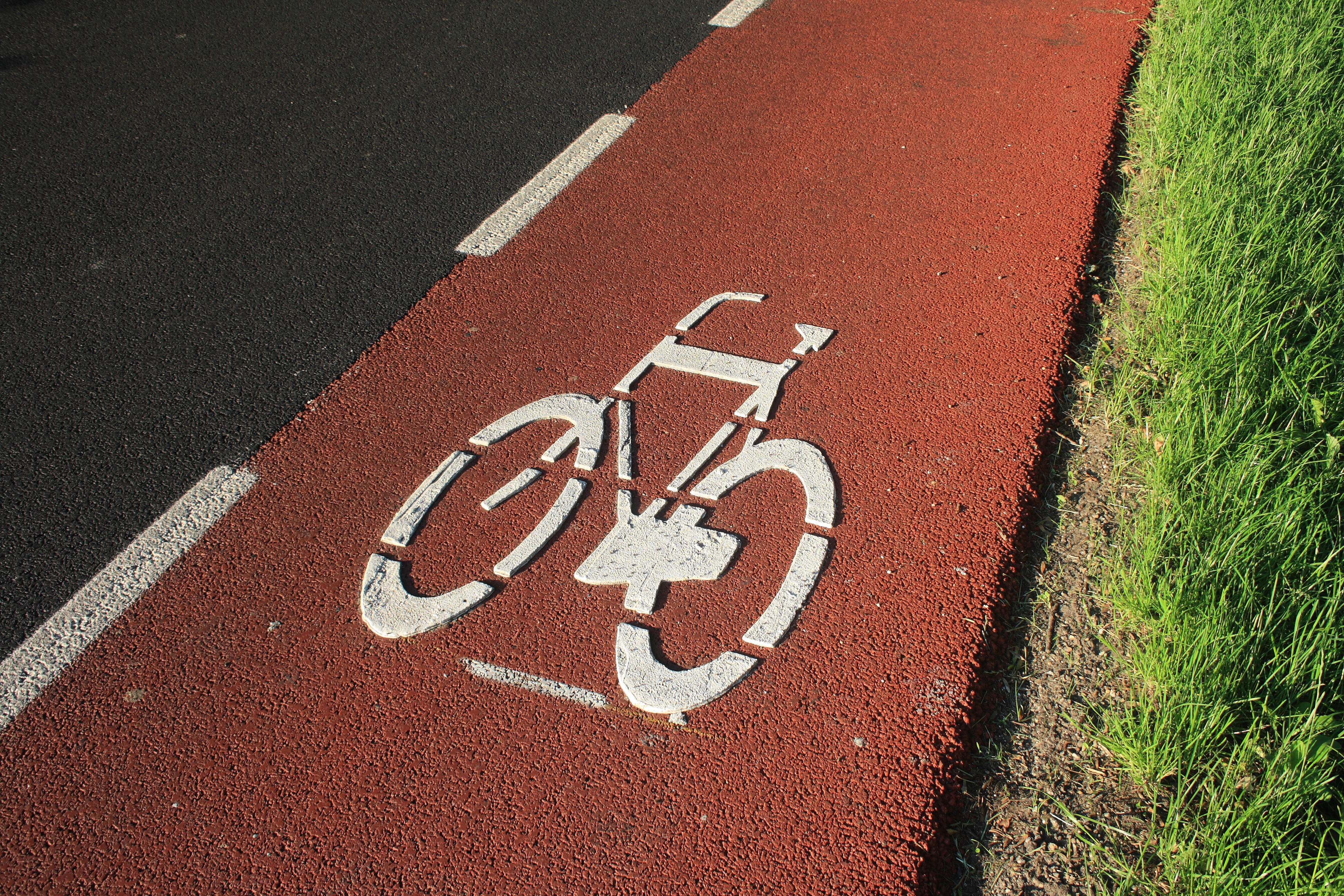 Велосипедная дорожка возраст. Покрытие велодорожки текстура. Велосипедная дорожка. Цветной асфальт. Покрытие велосипедных дорожек.