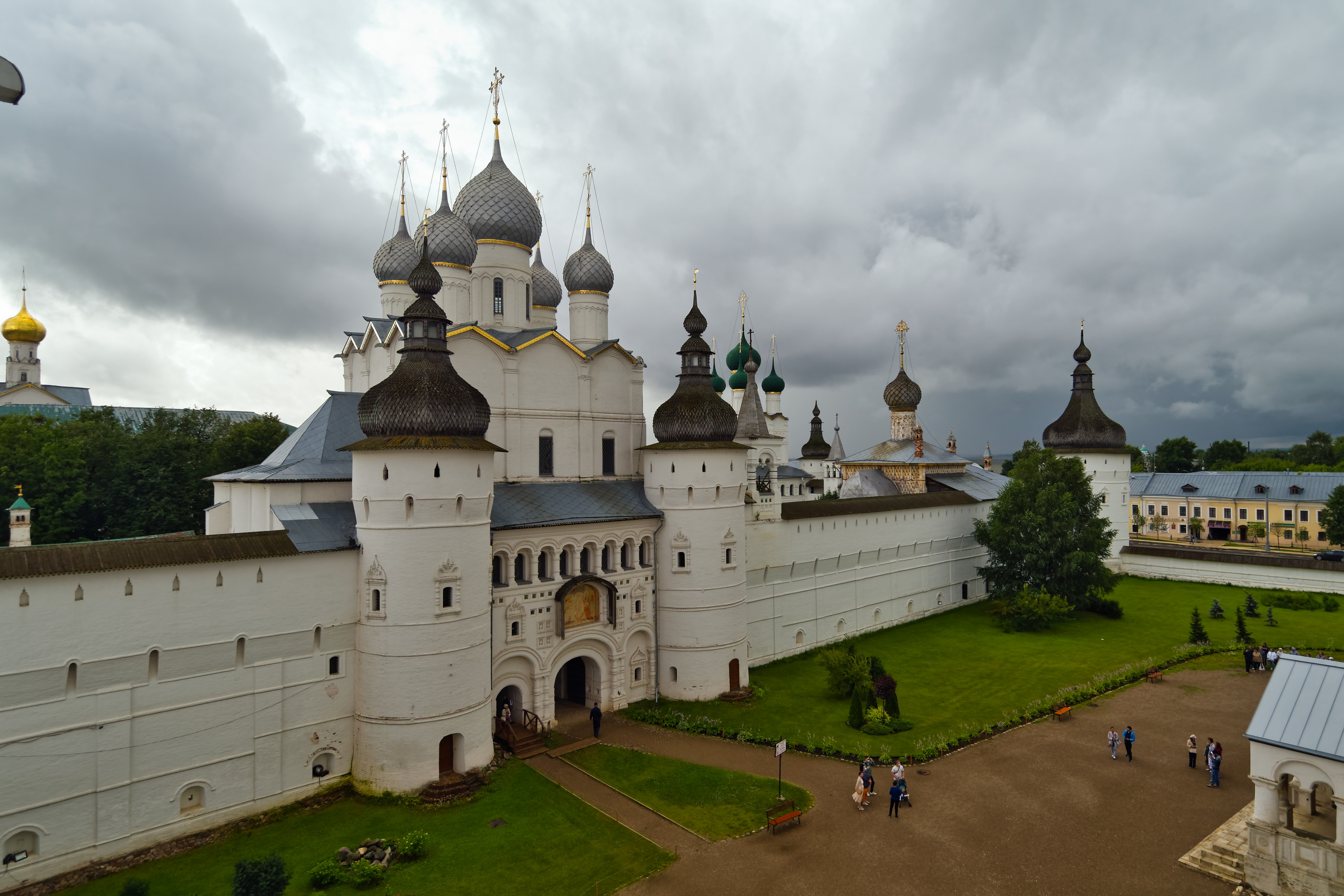 Владычный двор Ростовского Кремля