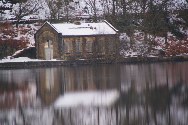 File:The pump house - geograph.org.uk - 1631981.jpg