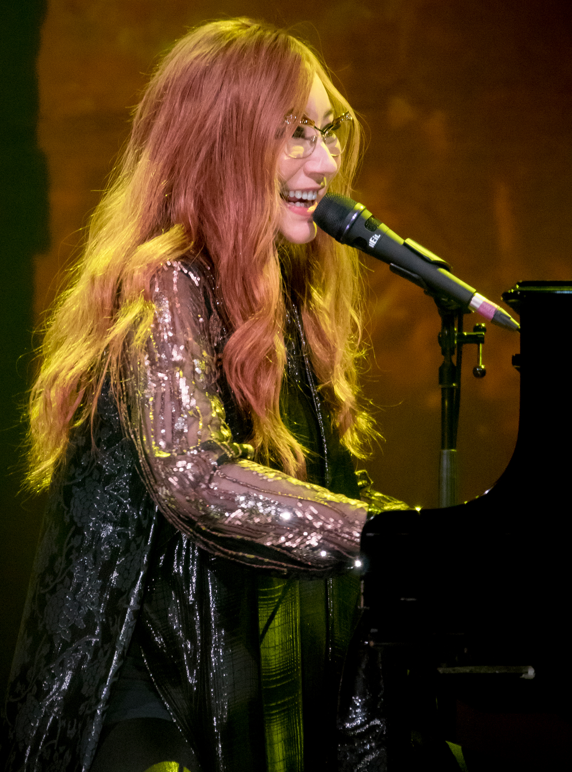 トリ・アモス Tori Amos: 最新の百科事典、ニュース、レビュー、研究