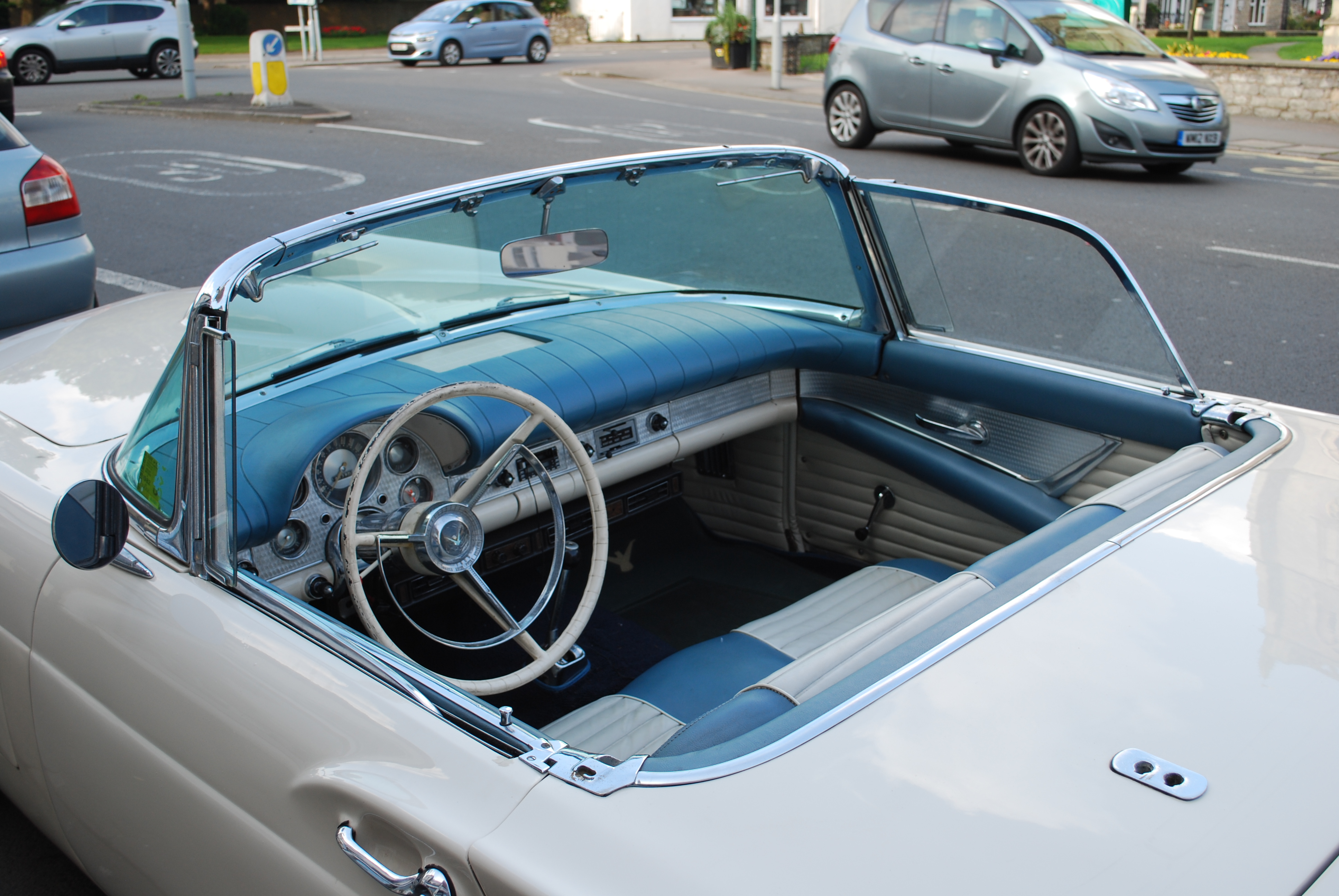 2004 Ford Thunderbird fab1