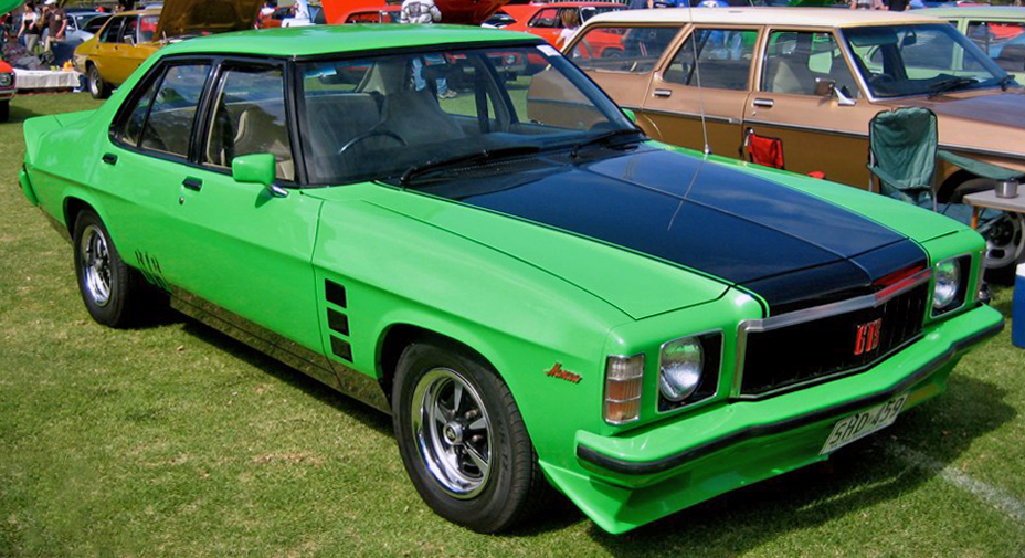 *** Holden  *** 1976-1977_Holden_HX_Monaro_GTS_sedan_01