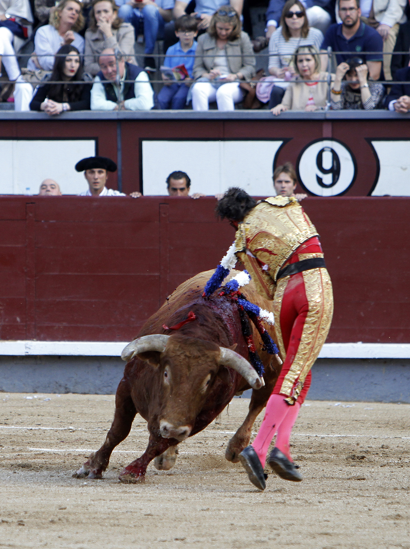 Banderilla (tauromaquia) - Wikipedia, la enciclopedia libre