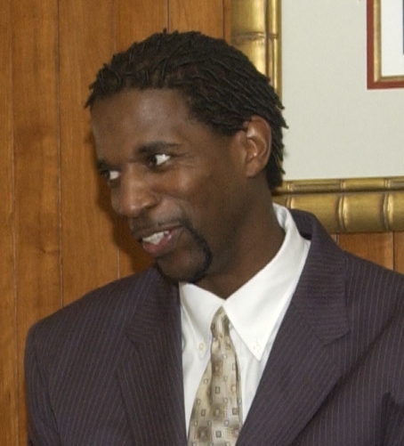 Файл:A. C. Green at HUD in 2004.JPG