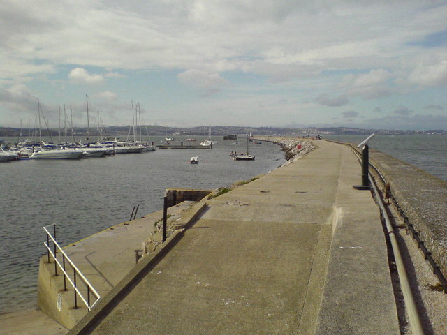 File:Brixham breakwater - geograph.org.uk - 751268.jpg