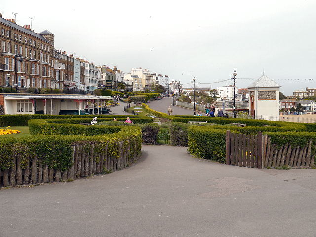 File:Broadstairs, Victoria Gardens - geograph.org.uk - 3467792.jpg