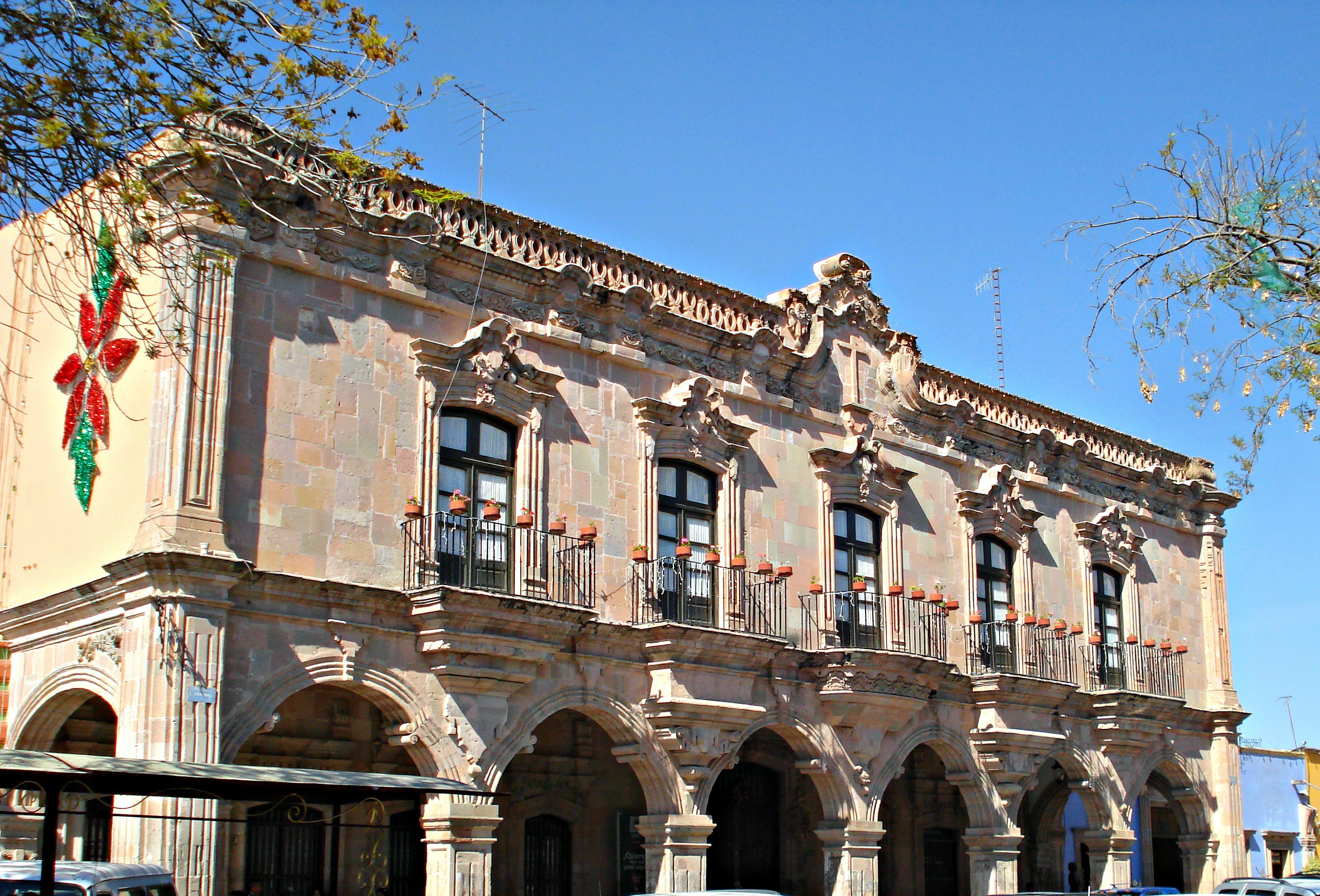 File:Casa de Visitas, Dolores Hidalgo, Mé - Wikimedia Commons