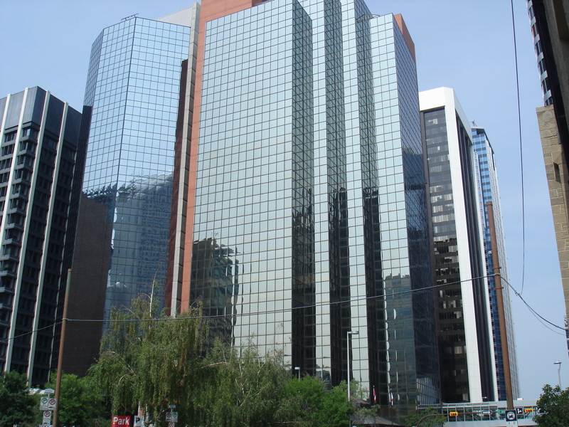 File:ChevronTexaco Plaza, Calgary.jpg