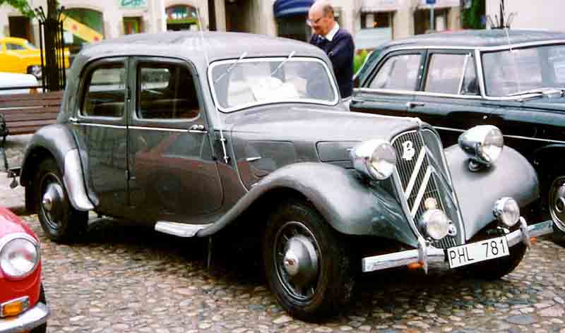 File:Citroen B11 Sport 4-Door Berline 1946.jpg