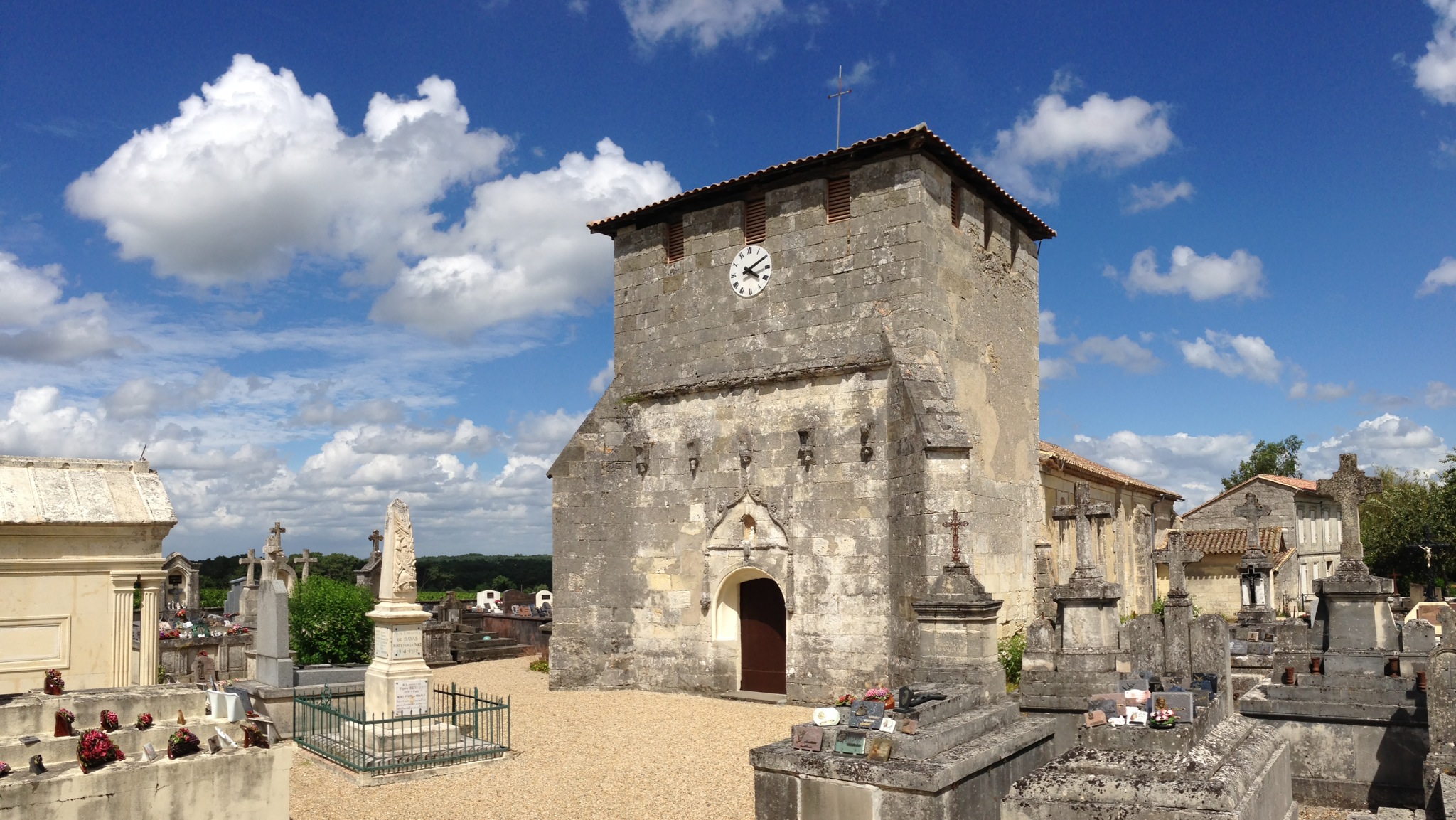 Eglise Sainte-Croix de Bayas  France Nouvelle-Aquitaine Gironde Bayas 33230