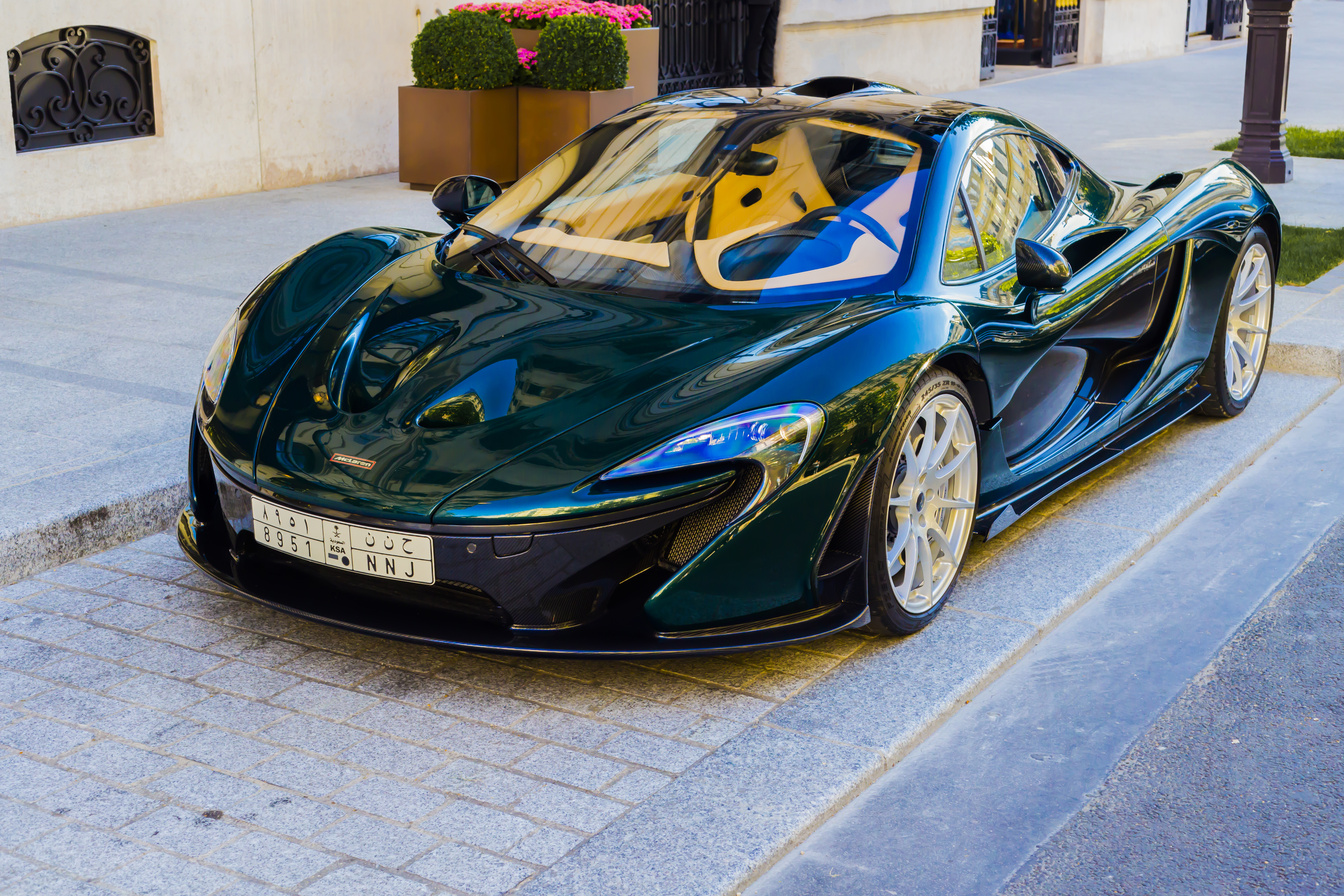 mclaren p1 dark green