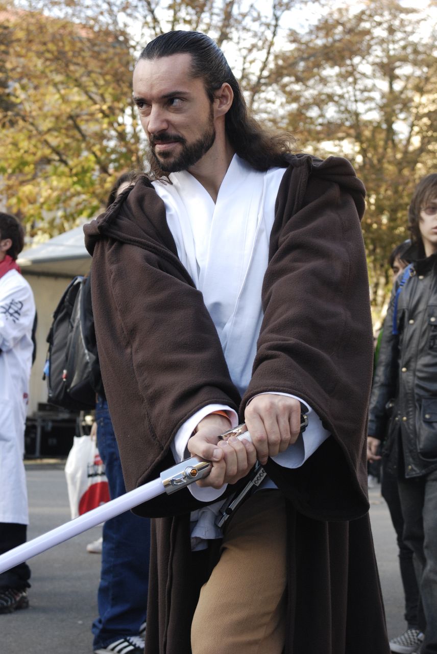 File:Guerre Stellari - Qui-Gon  - Wikimedia Commons