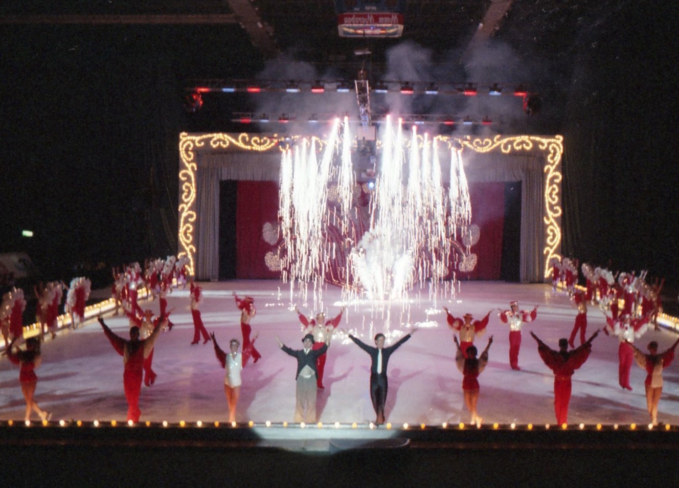 File:Holiday on Ice 1986b.jpg - Wikimedia Commons