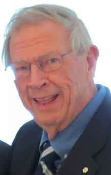 File:John McArthur wearing the Order of Canada in his lapel.png