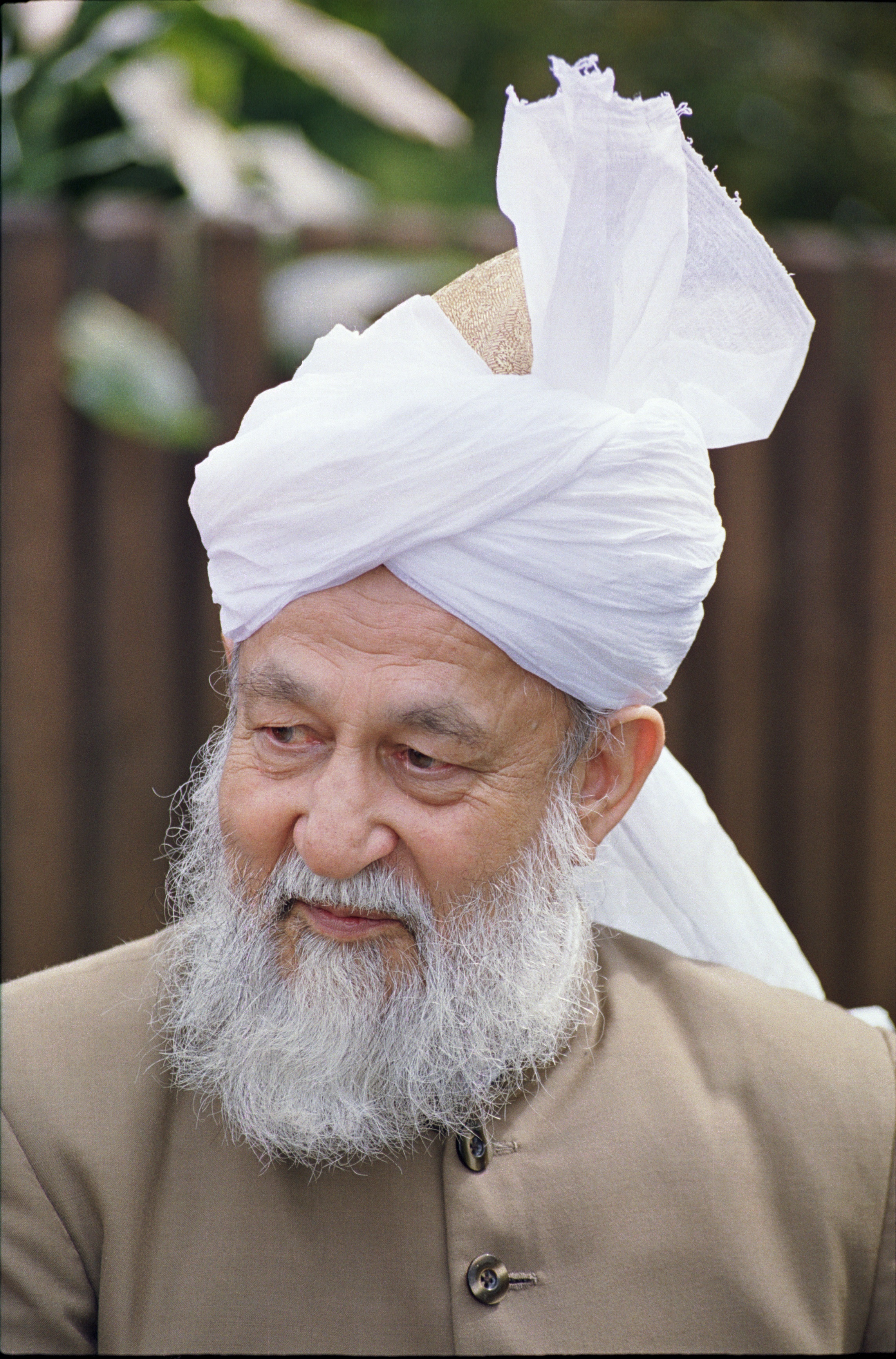 Mirza Tahir Ahmad in 2000