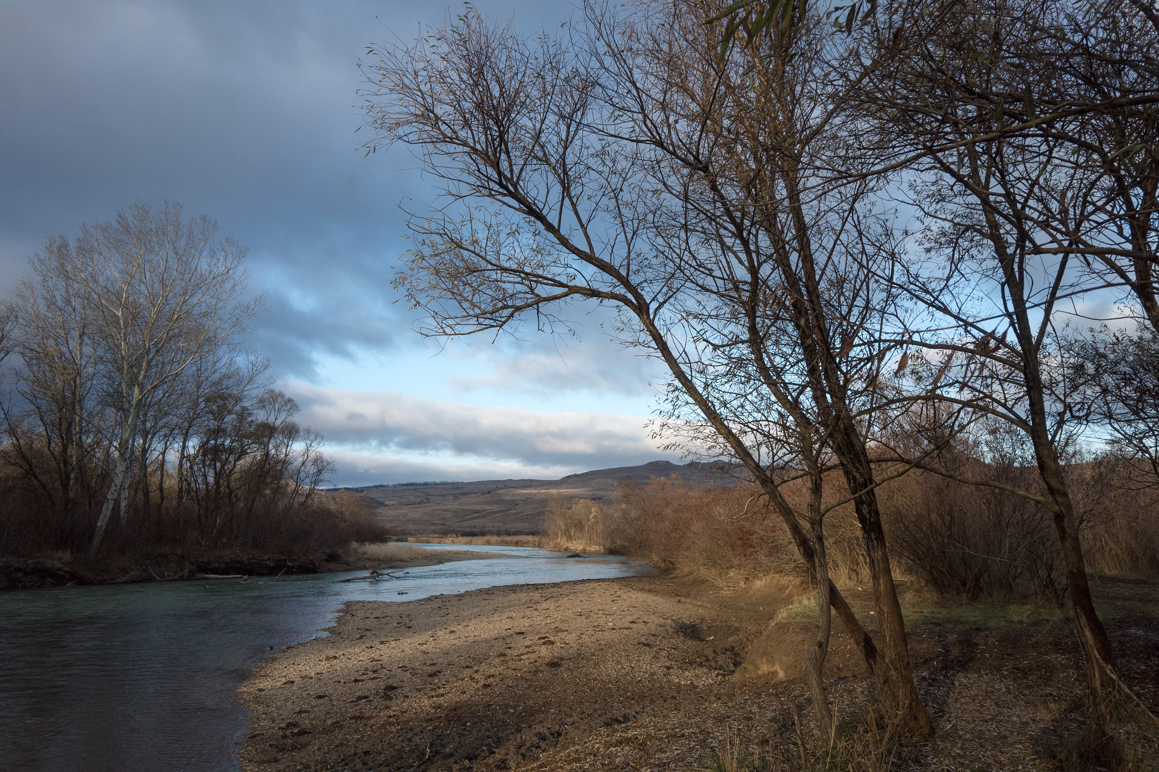 Река Кубань Кострома. Краснодар разлив реки Кубань. Кубань река в 2002. Уровень реки кубань сегодня в краснодаре