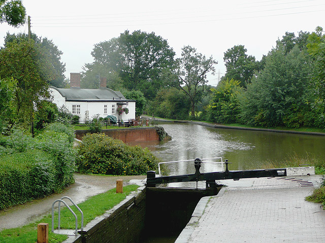 File:Lapworth Locks No 21 at Kingswood, Warwickshire - geograph.org.uk - 1713509.jpg