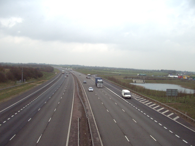 File:M40 - geograph.org.uk - 345031.jpg