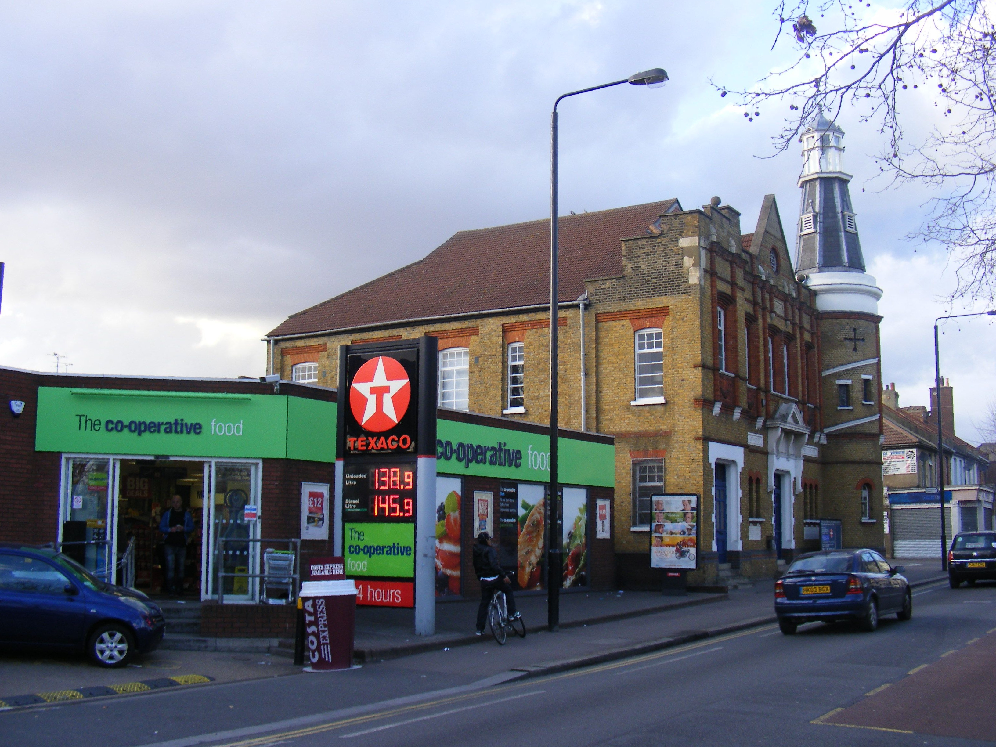 File Markhouse Road Co operative and Lighthouse E17.jpg