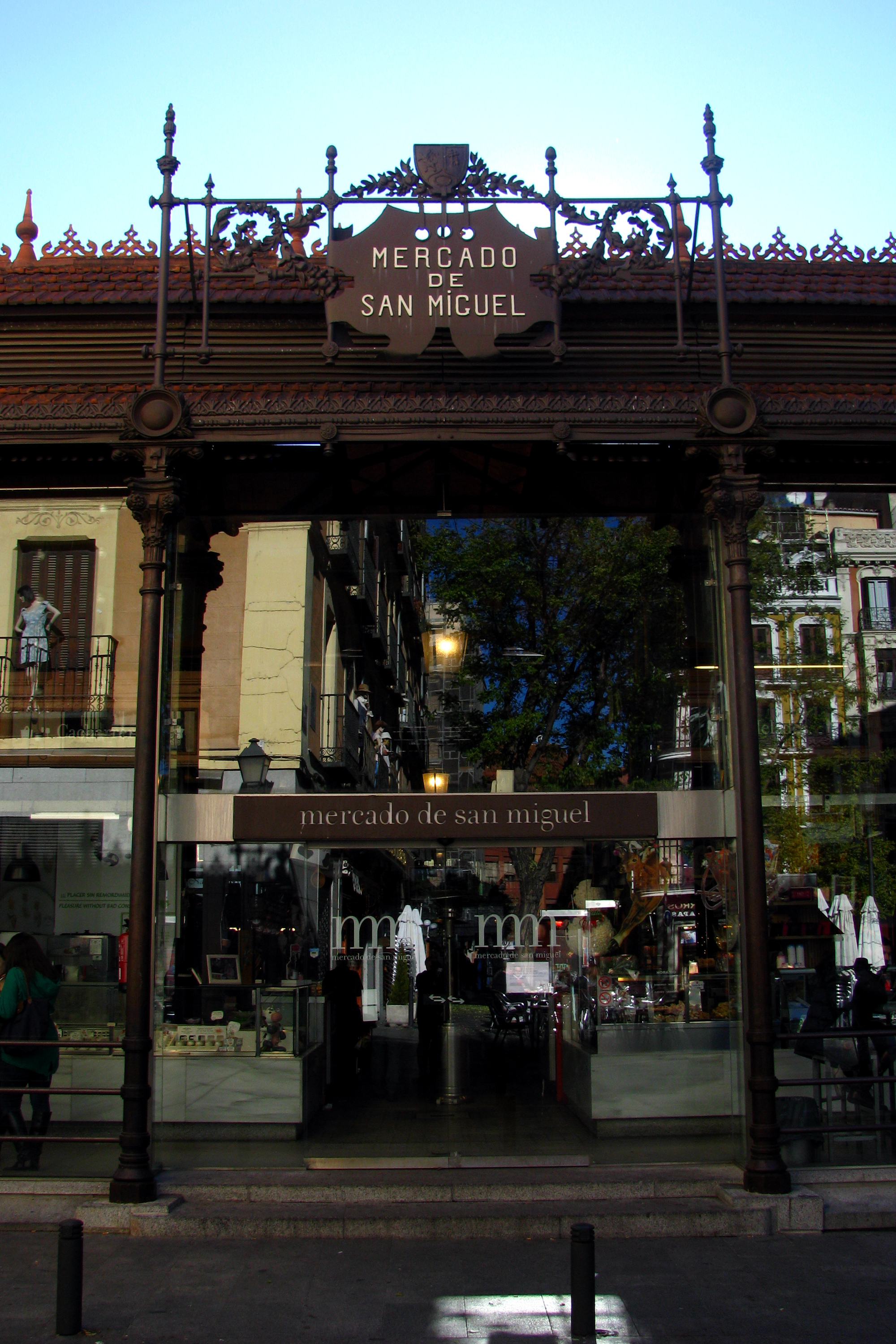 File:Mercado de San Miguel (11535709126).jpg - Wikimedia Commons