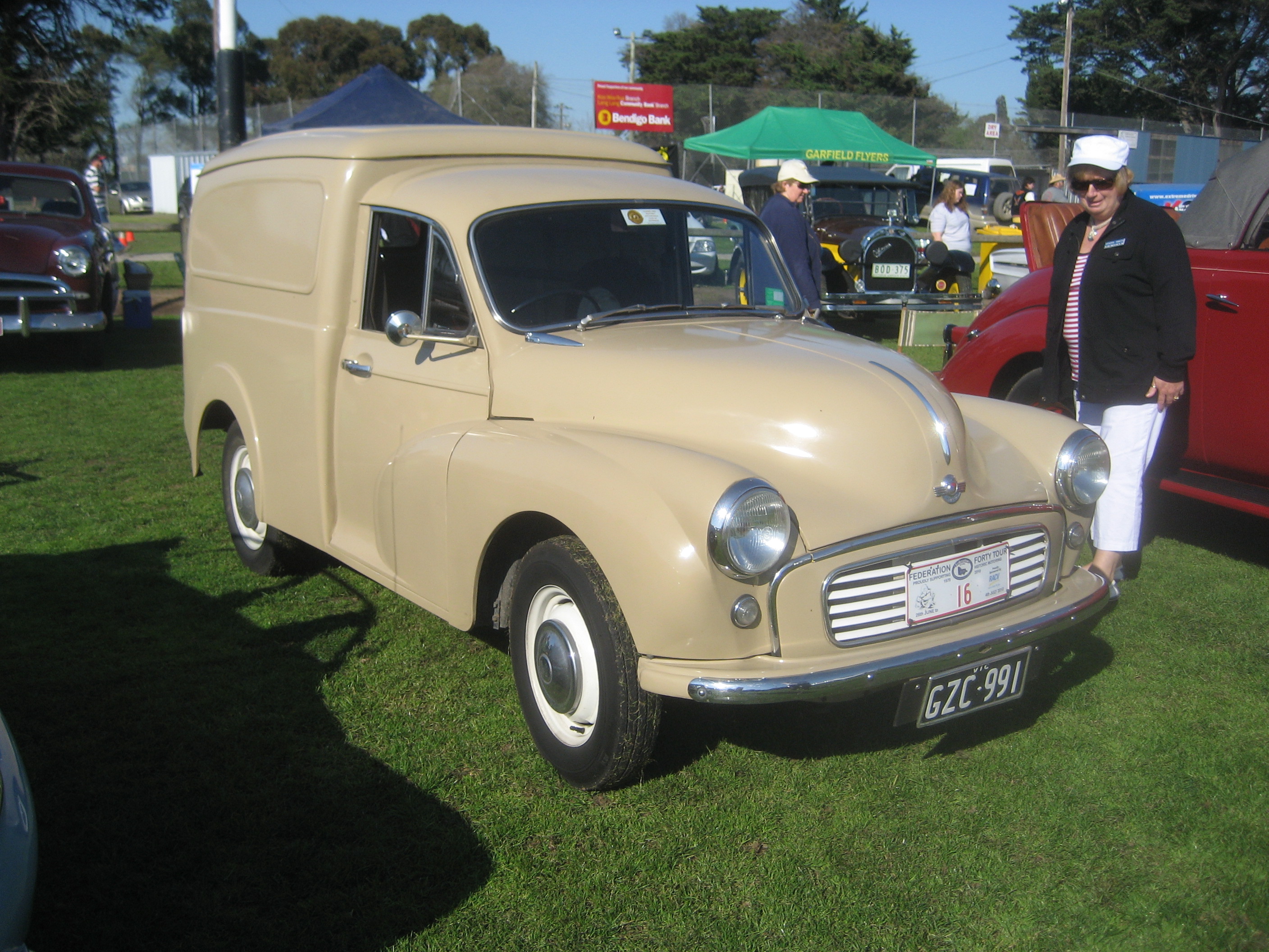 morris 1000 van